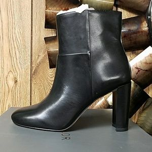 ANN TAYLOR- TALLULAH LEATHER BOOTIE